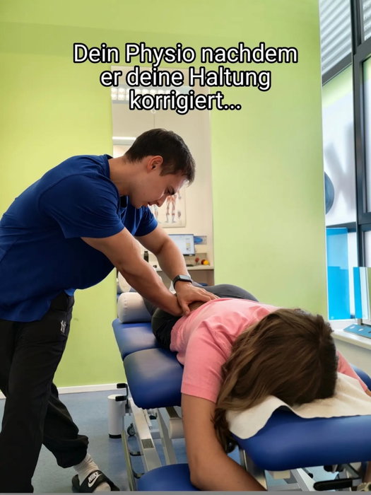 🚨 Wenn dein Physio selbst dringend einen Physio bräuchte… 😂
POV: Dein Physio korrigiert den ganzen Tag eure Haltung – und sitzt danach selbst da wie ein Fragezeichen. 🫠
Wir sind halt auch nur Menschen. 😂
👉 Wie sieht’s bei dir aus: Aufrecht sitzen oder Team Fragezeichen? Schreib’s in die Kommentare! 👇