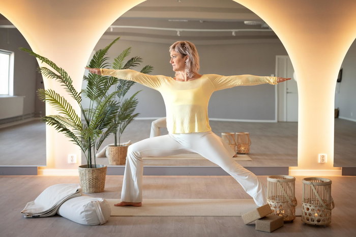 På söndag hoppar Malin in på kvällsklasserna, där ni får en unik möjlighet igen att delta i Les Mills Les Mills BREATH samt Les Mills YOGA Vinyasa 😍
Passen passar perfekt att kombinera med varann eller delta i antingen eller.
Men varför välja ETT när man kan få TVÅ? 😉
Vi ses på söndag kväll 💛
📸: @m.p.k.photo
#lesmillsyoga #lesmillsyogavinyasa #lesmillsnordic