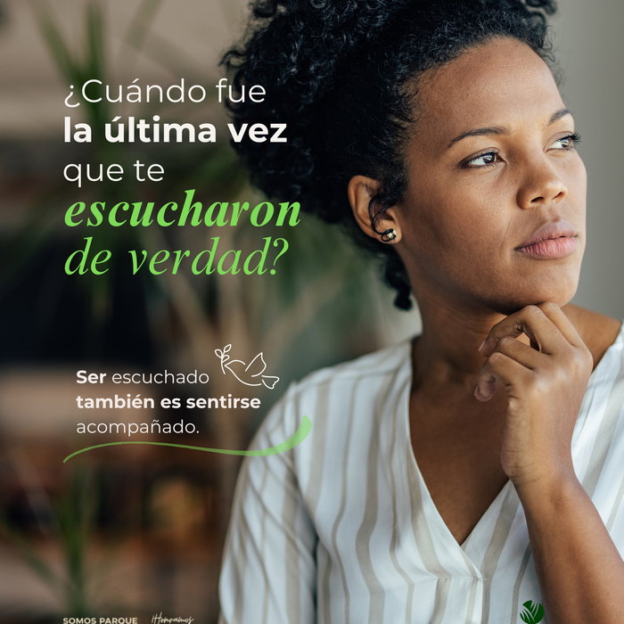 Escuchar va más allá de oír palabras.

Es hacer una pausa, prestar atención 