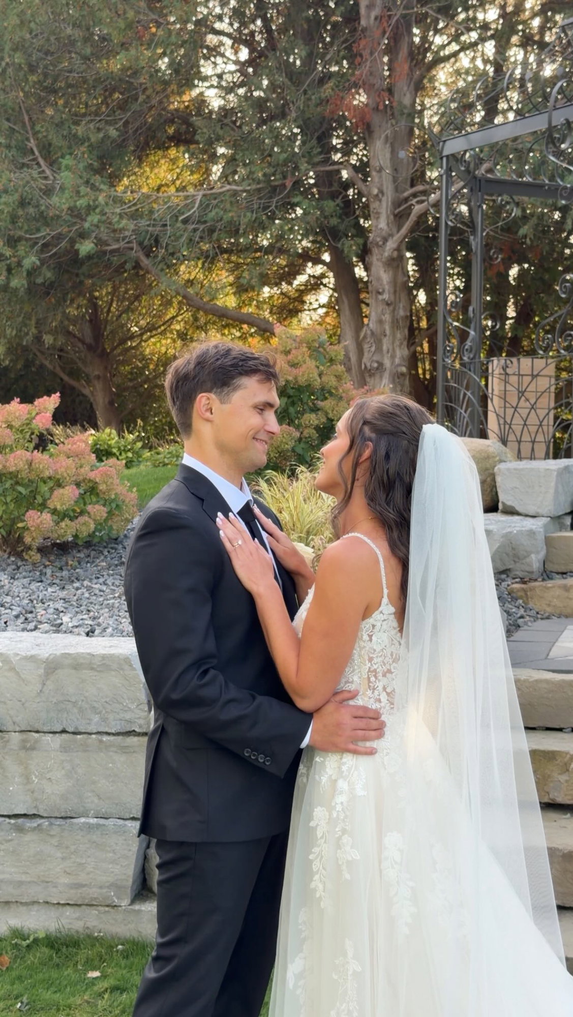 Megan & Bogdan ✨🫶🏻🕊️💍
—
Vendor team:
content : @createdbygabbs @meadowlightstudio_
ph