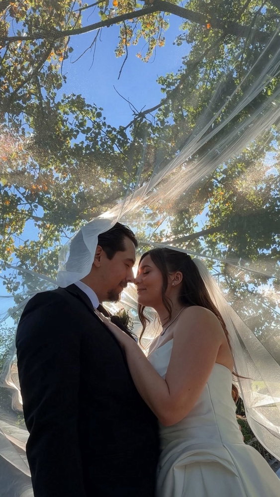Brenna & Brad 🕊️✨🖤
B&B, thank you for being the very first couple to ever trust Created