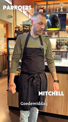 2/6👩‍🍳Werk jij graag met mensen en wil je kennismaken met de horeca? 

✅ Bij Parkoers ga je samen met je begeleider aan de slag met jouw persoonlijke doelen en leer je gedurende 6 maanden werken in de bediening of in de keuken. Kom in een gezond dagelijks ritme, versterk je zelfvertrouwen en ontwikkel je skills!

🤝 Parkoers is een samenwerkingspartner van Jongerenpunt070. Ook bij ons krijg je een vaste contactpersoon die er voor je is naast het traject dat je volgt.

👉 Heb je interesse in dit traject? Meld je dan aan bij Jongerenpunt070:
🔝 DM ons
📲 Bel of app ons op 06- 10307324
✉️ Mail naar jongerenpunt070@denhaag.nl
📍Of loop binnen bij het jongerenpunt bij jou in de buurt 🔗 Check de routes en openingstijden via de link in onze bio

#traject #parkoers #horeca #begeleiding #jongeren #doelen #denhaag #jongerenpunt070