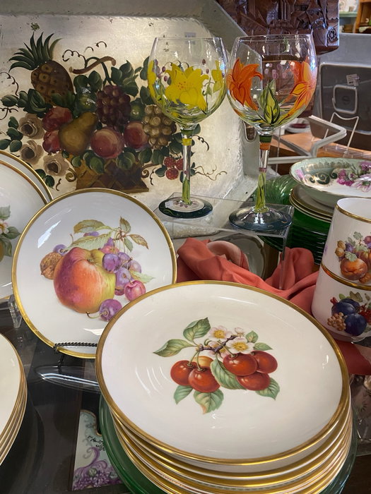A little fruit, a few veggies, and a whole lot of vintage charm 🍐

Mix and match patterns to create a fun, colorful tablescape!

Dishfunctional
225 Lancaster Ave
Malvern, PA

Monday–Saturday 10–6
Sunday 11–3