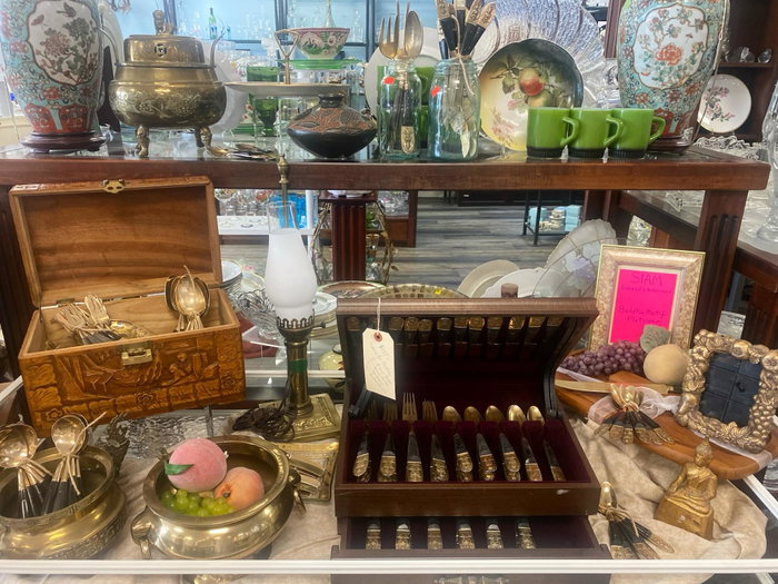 A new display just landed at Dishfunctional ✨

Featuring beautiful Siam bronze and wood flatware with an intricate Buddha motif, these pieces will bring a collected feel to the table.

The mix of rich wood tones and detailed bronze accents makes them just as striking displayed as they are used!

Dishfunctional
225 Lancaster Ave
Malvern, PA

Monday–Saturday 10–6
Sunday 11–3