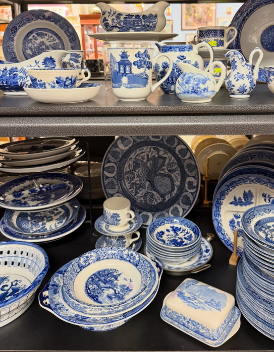 You can never go wrong with a classic blue and white piece 💙

From Blue Willow to Blue Danube and so many timeless patterns in between, these vintage favorites never go out of style.

Visit us and discover your next favorite blue and white treasure.

Dishfunctional
225 Lancaster Ave
Malvern, PA

Monday–Saturday 10–6
Sunday 11–3