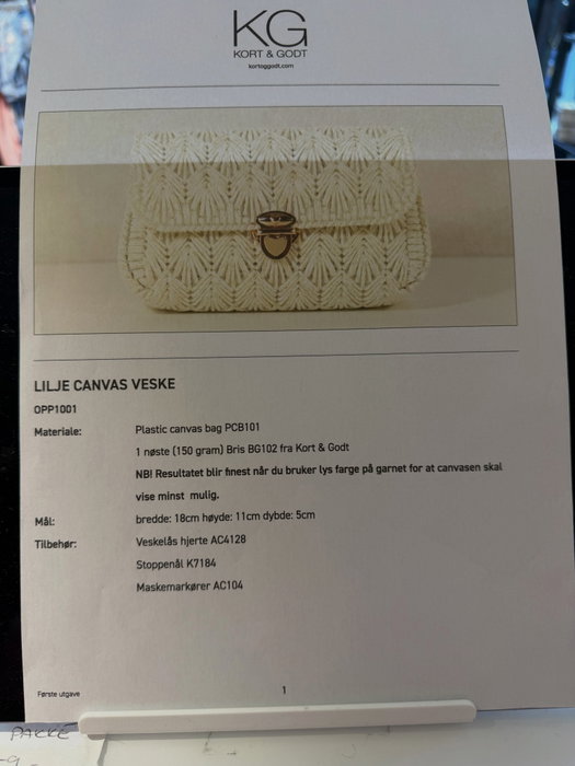 Nytt inne hos oss og for di som verken strikker eller hekler🤗 Plastic Canavas Bag 🤩 Hær trenger vi bare nål og tråd…