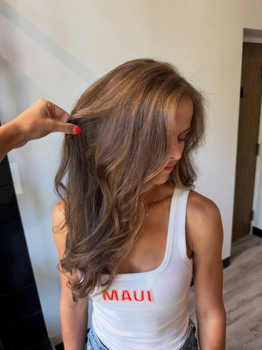 The perfect kiss of summer☀️ hair by @stephanie.neil69