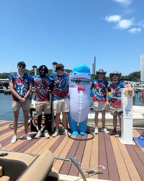Sunny fun filled days on the lake! Our team is ready to assist! ⚓️♥️