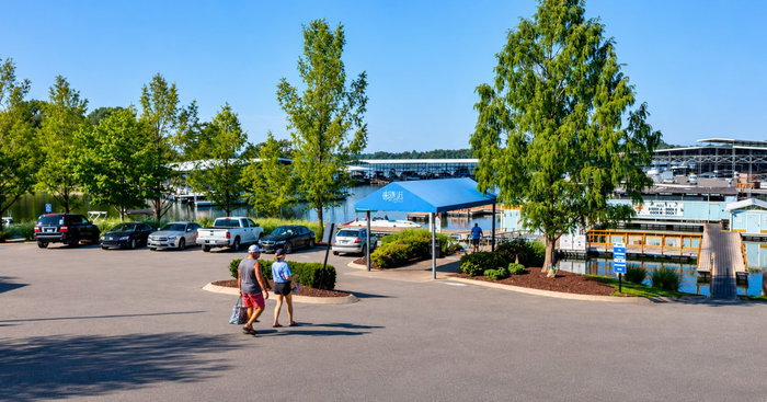 UV up. Coolers full. Boats ready. ⚓🌞

Every great day on the water starts with that first step toward the shoreline - and another day of lake memories waiting to be made.