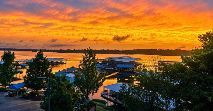 Every day on the water is different, but sunrises like this never get old. 🌅

Thanks for sharing another beautiful morning with us at Blue Turtle Bay Marina!

📸 Julie K.