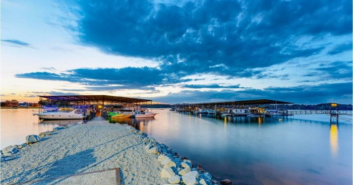 Some views never get old. 🌅

A Hartwell sunset is a pretty good reminder to slow down, stay a little longer, and enjoy the view.

Who else could get used to ending the day like this? ⚓