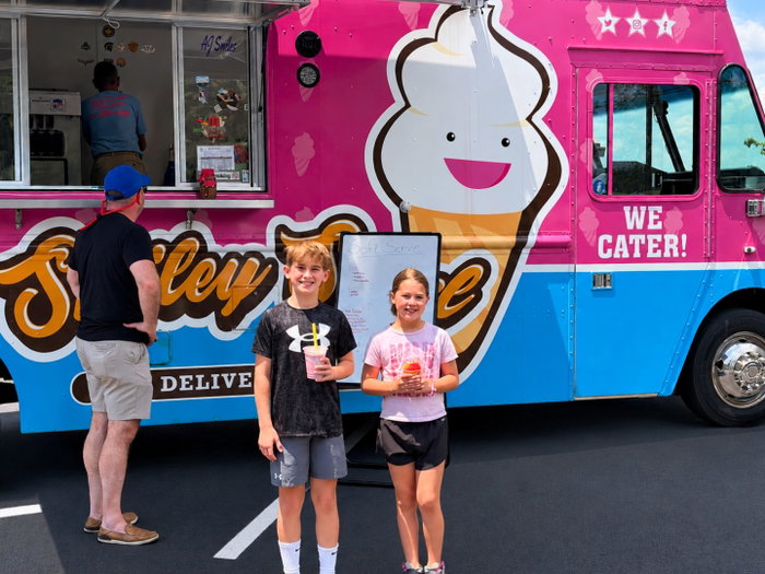 Life's a little sweeter at the marina. 🍦☀️

@smileyswirlicecream is making another stop at Concord Marina this month. Swing by for a sweet treat and enjoy a little taste of summer!