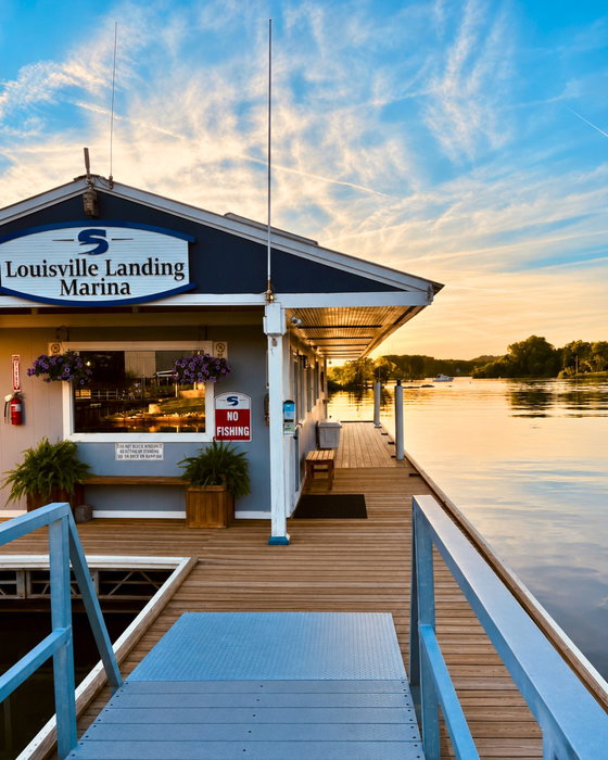 Chasing golden hour, one lake sunset at a time. 🌅⚓

Evenings like this are what keep us coming back to the water.