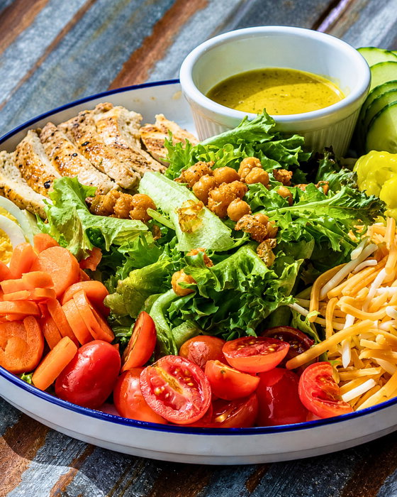 Chef D’s Cobb Salad at @mariasbistrolakeside 🥗✨

Fresh, crisp, and packed with flavor - think perfectly crispy chickpeas, all the veggies, and a lemon herb vinaigrette that ties it all together 😋

Warning: dockside dining may lead to staying longer than planned.