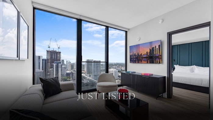 ✨JUST LISTED✨