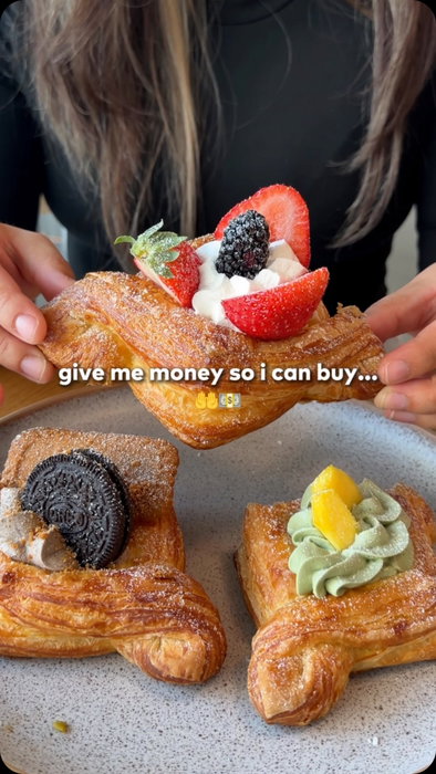 Give me money so I can buy everything at Seed and Water!😭🍰☕ Pastries, drinks, snacks oh yeah

#seedandwater #bakerycaf