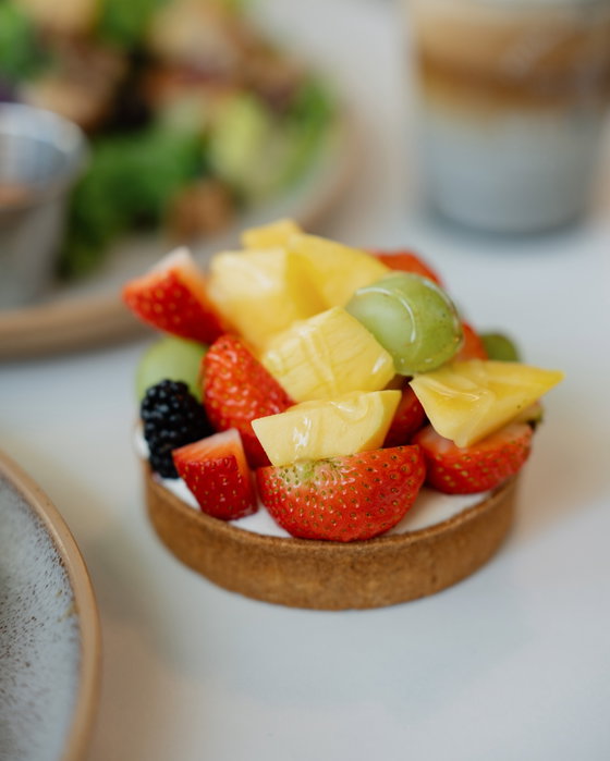 Fresh fruit tart kind of day 🍓✨Buttery crust and just the right amount of fruits on top 😋 

Come by Seed and Water!!!

