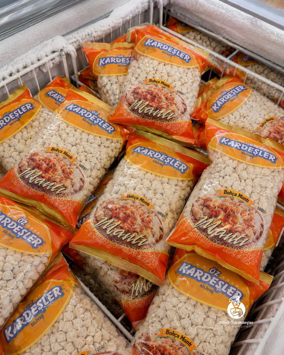 Her pakette aynı kalite, her lokmada aynı lezzet.
Öz Kardeşler Bohça Mantı ile