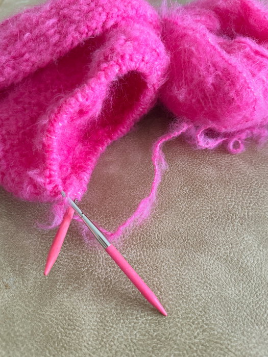 #togetherbeanie #pinkneedles #pinkoctober #pink