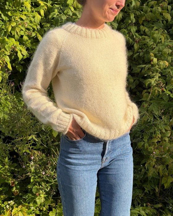 Newest addition to our patterns collection: Hugo Sweater 🌻

Knitted in a soft elderflower white from Knitting for Olive Merino held together with Soft Silk Mohair, for quiet, everyday warmth 🫶

The Hugo Sweater is a regular-fit raglan sweater knitting pattern with a crew neck, regular sleeves, and a 2x2 ribbed rolled edge at the hem and cuffs. 

Find the pattern on our website 💛 Link in our bio!

 #knitwear #knittingpattern #knitweardesigner #outfitinspo #knitspiration