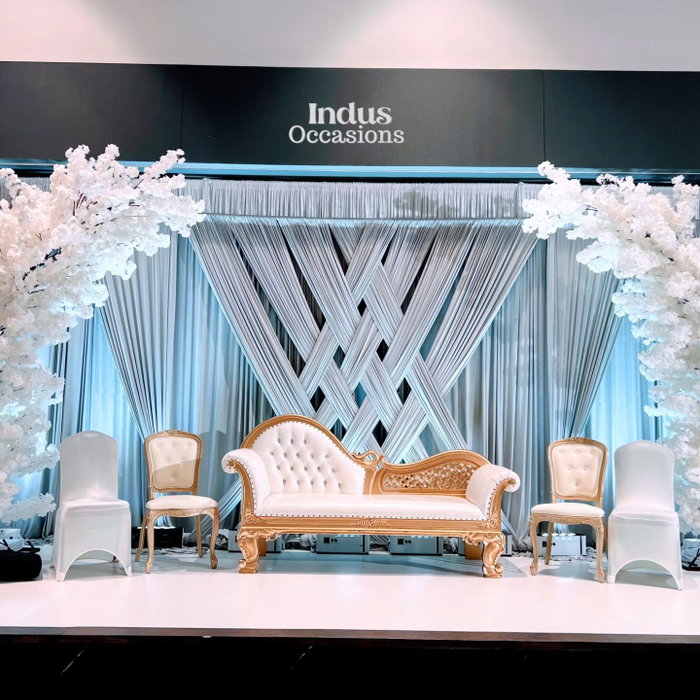 Silver and white Satak 📌Venue: @rivercityvenue 🤵🏻♂️Groom: @a.xaypatel_ 👰🏽♂️Bride: anjipatel.jpg 📒Planner: @even…