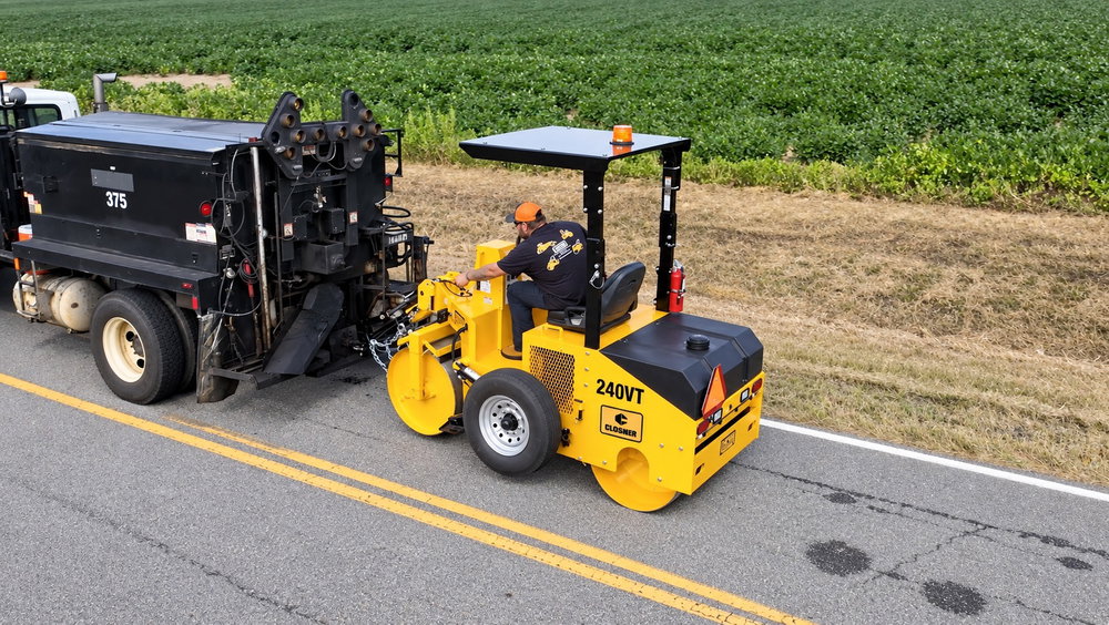 Compact design. Dependable compaction.
The Basic Equipment 240VT brings reliable performance in a towable package.