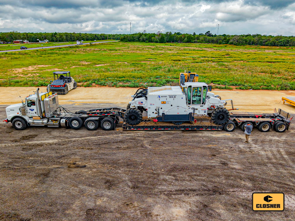No better view than equipment leaving the yard with a job waiting.
This SX-6 is headed to West Texas. Time to put steel in the dirt.