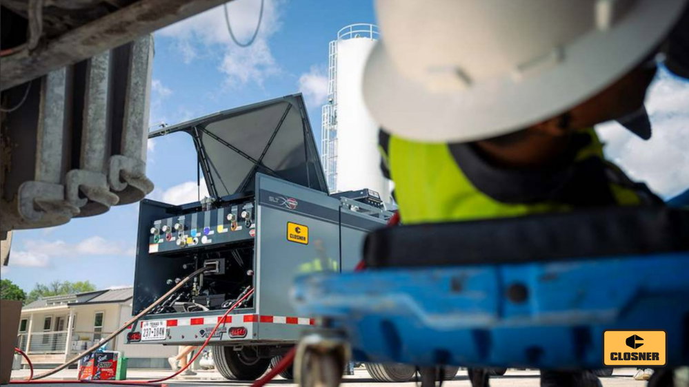 Maintenance meets the jobsite.
Thunder Creek SLT-690 getting the PM done right where it matters.