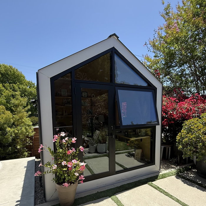 Heading back to work after a long weekend feels pretty good here. 🌿 💻 

Your vision of working from home is more achievable than ever with our DIY prefab kits. Browse our premium designs via the link in our bio and start building your ideal space today.

What do you think of this sweet little Vos backyard office Bunkie? Let us know below! 👇 

#VosBunkie #BackyardStudio #SmallSpaceDesign #HomeOfficePods #BunkieLife #GardenOffice #WFHSpace