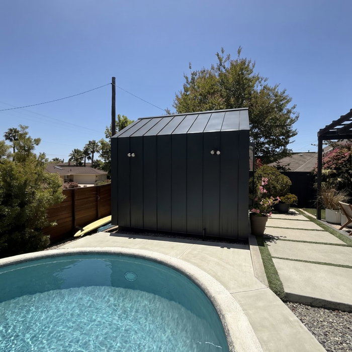 Here's another view of a recent #vosbunkie built in California. Our client sent this shot last month and the pool was empty... so we filled it up 💦 

Let those summer vibes in ☀️ 😎

#CaliforniaDreaming #SummerVibes #OutdoorLiving #RelaxationStation #BackyardGoals