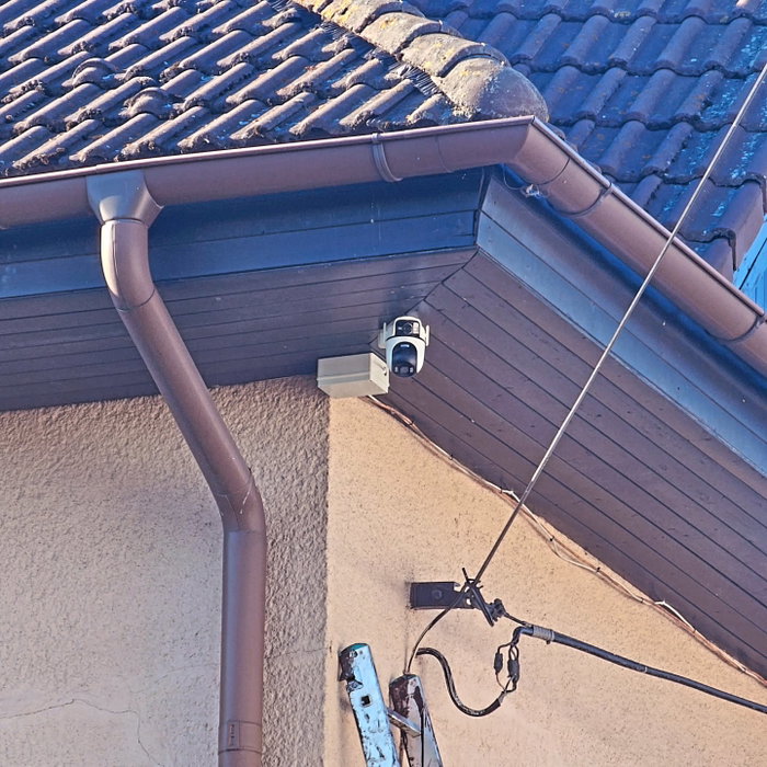 Bezpečí není náhoda. 👀🔒
Kvalitní kamerový systém ochrání váš domov, firmu i majetek ve dne i v noci. Díky vzdálenému přístupu můžete mít přehled o všem důležitém přímo ve svém telefonu — ať jste kdekoliv.

✅ Profesionální instalace
✅ Noční vidění
✅ Přehled odkudkoliv
✅ Řešení na míru

Chcete mít svůj majetek skutečně pod kontrolou? Napište nám do zpráv a domluvte si nezávaznou konzultaci. 📩