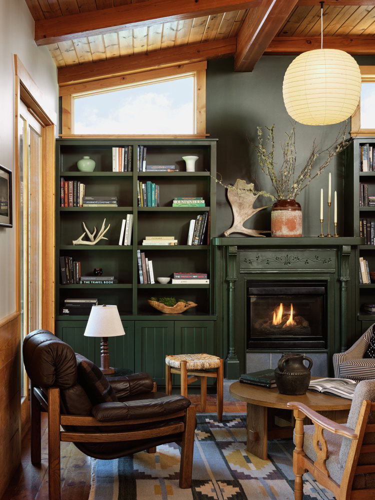 @alpine_house has reopened in downtown Jackson. With twenty newly refurbished rooms minutes from Grand Teton National Park.

Originally founded by US Olympians Hans and Nancy Johnstone. Erik Warner, Owner of Alpine House, commissioned Brooklyn-based @elizabethrobertsarchitects to thoughtfully reimagine the property with vintage finds, Pendleton textiles, handcrafted details. No two rooms alike.

At the heart of it, The Kitchen and The Bar. Culinary programme led by Richard Ampudia, founding force behind New York's La Esquina.

A home away from home. Done properly.

- PR - 

#BacchusAgency