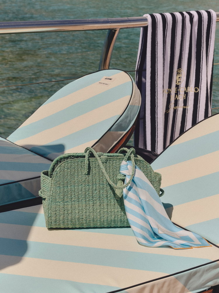 @jacquemus returns to @montecarlobeach. 

Mint blue, coconut milk white and black replace last season’s banana yellow. The stripe, now a Jacquemus signature, running diagonal across the jetty, the sun loungers, the umbrellas. A 1950s beach club, reimagined.

A photo booth, two boutiques and a dedicated window at @hoteldeparismc. Running until 27 September.

​- PR - 

#BacchusAgency