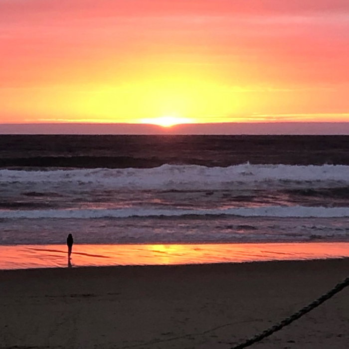 Le moment parfait de la journée #sunset #beachvibes #cabane #sunsetlovers #seignosselepenon #landifornia