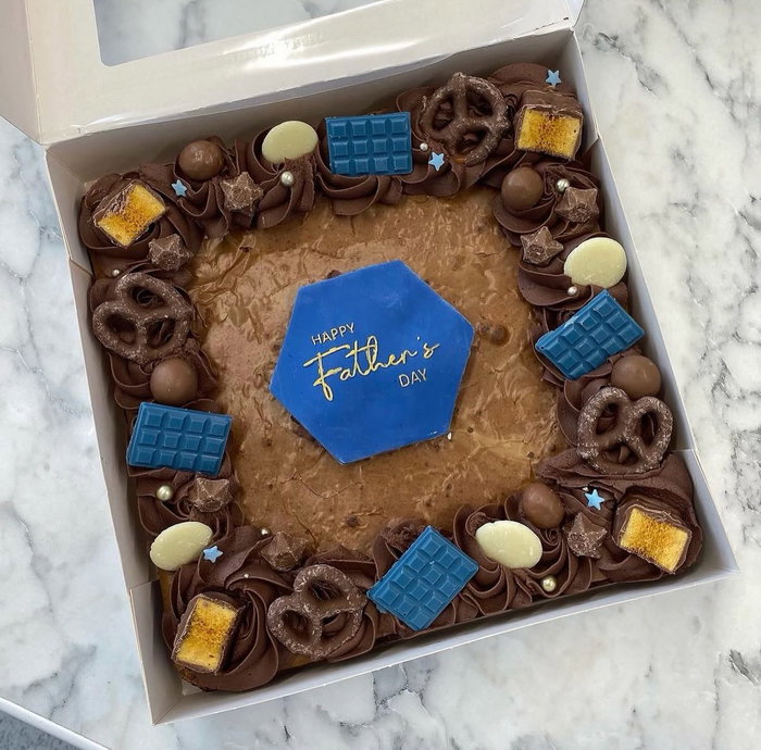 I will be doing a limited number of Father’s Day brownie slabs next weekend! 💙

They will be SIMILAR to the picture here, not exactly the same this is just a reference of one I did a few years ago. ✨

They will be just £20 each (usually £25!) and available to collect on morning of Saturday 20th June.

Please message me asap to order and get booked in for a last minute Fathers Day gift 🎁