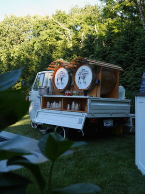 The Tommy Gun Tap Truck is back and ready for summer! 🍻
From weddings and parties to corporate events and festivals, we’ll bring the drinks, the atmosphere, and the good times.
Book us for your next event — we’ve got the drinks on tap and the vibes on deck.