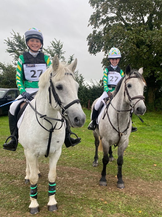 A huge well done to Max and Alice who represented Offaly at the Hunter Trial Championships in Limerick recently! Alice came 3rd in the U12 competition while Max had a clear round in the U12 competition also. We are so proud of you both β a huge well done Max and Alice! π