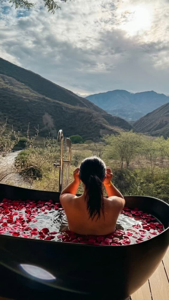 🌵☀️ ¿Ya reservaste tu descanso en Izotal?

Vivimos acumulando cansancio, estrés y ruido mental, pensando que algún día tendremos tiempo para descansar.

Pero ese día no siempre llega.

Con frecuencia recibimos personas que necesitan una pausa urgente, solo para descubrir que ya no tenemos disponibilidad.

No esperes a estar agotado para darte el descanso que mereces.

✨ Reserva hoy.
✨ Respira profundo.
✨ Regresa diferente.

Izotal Biohotel
Donde el descanso se convierte en transformación.

BosqueSecoTropical Bienestar Naturaleza DescansoReal ☀️🌵