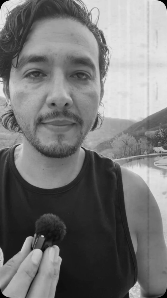 El amor rara vez desaparece de un día para otro.
Lo que suele desaparecer son los pequeños momentos que lo mantienen vivo.
Una conversación sin prisa.
Una caminata tomada de la mano.
Una comida sin teléfonos.
Un silencio compartido.
La rutina no rompe las relaciones por sí sola. Lo hace cuando dejamos de elegirnos en medio de ella.
A veces, el mejor regalo para una pareja no es un objeto.
Es un lugar donde el tiempo vuelva a estar de su lado.
🌿 En Izotal creemos que las mejores experiencias no solo crean recuerdos. También crean espacios para volver a encontrarse.
Descansa y deja huella.
Reserva tu próxima escapada y regálense el tiempo que su relación merece. ❤️
