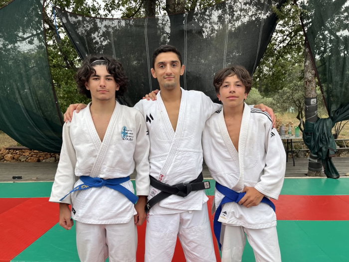 Au tour d'Alex et Evan de participer au Summer Camp de judo organisé par l'OJV! 🥋☀️ Bravo les garçons pour votre inv…
