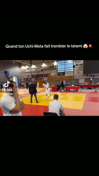 ​Un Uchi-Mata dévastateur suivi d'un Ippon Seoi Nage Reverse parfaitement exécuté 🥋🔥 ​💬 Lequel est le plus propre …
