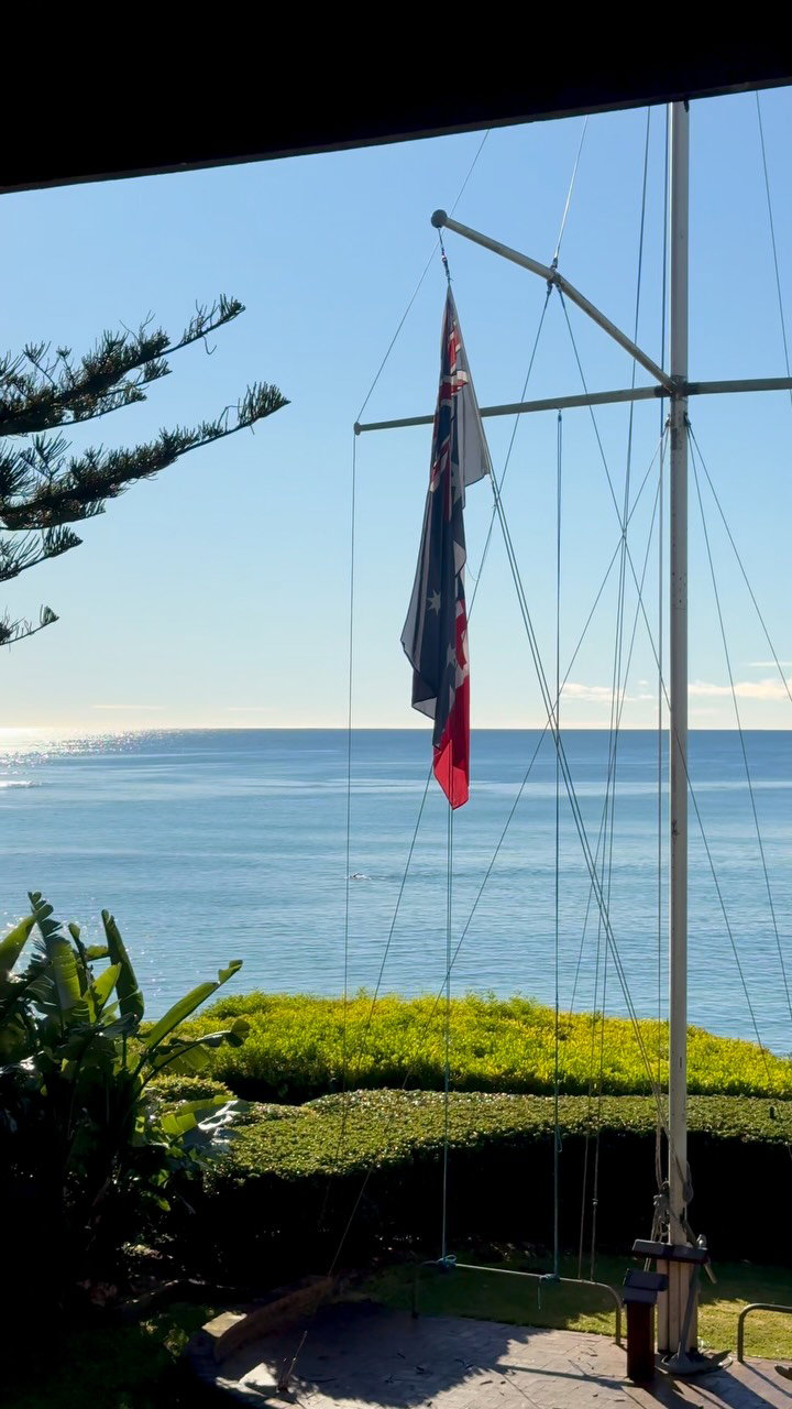 💠 Sunshine, sea breeze, and a little inner peace. Treat yourself to tranquility - join us for yoga this Saturday of the October Long Weekend, 7:30am. Flow with the tides and immerse yourself in the serenity of Kims. Book now through Opentable or phone reception 43321566. Complimentary for staying guests; $15pp for casuals.#kimsbeachsideretreat #yoga #octoberlongweekend #yogacentralcoast #toowoonbay