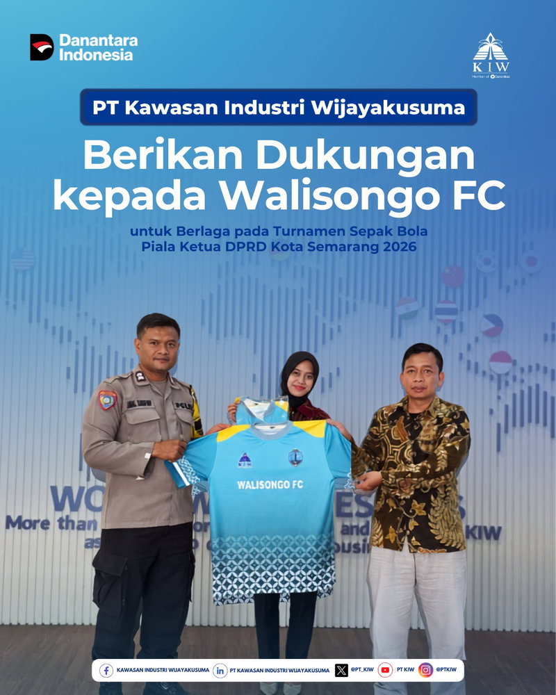 Sebagai wujud komitmen dalam menjalankan Program Tanggung Jawab Sosial dan Lingkungan (TJSL), PT Kawasan Industri Wijayakusuma (KIW) kembali memberikan support kepada masyarakat di wilayah Ring I perusahaan melalui penyerahan bantuan kaos team bagi Walisongo FC.

Bantuan tersebut diberikan sebagai bentuk dukungan kepada Walisongo FC yang akan berpartisipasi dalam Turnamen Sepak Bola ke-4 (U-45) Piala Ketua DPRD Kota Semarang Tahun 2026, yang diselenggarakan pada bulan Juni hingga Juli 2026 di Lapangan Sulen Stadium, Wates, Ngaliyan, Kota Semarang.

Walisongo FC merupakan team sepak bola yang beranggotakan pemain-pemain terbaik dari setiap kelurahan di Kecamatan Tugu, yang juga merupakan wilayah Ring I PT Kawasan Industri Wijayakusuma. Kehadiran team ini menjadi representasi semangat kebersamaan, sportivitas, serta potensi olahraga masyarakat Kecamatan Tugu.

Melalui dukungan ini, PT Kawasan Industri Wijayakusuma berharap dapat terus mempererat hubungan harmonis dengan masyarakat sekitar sekaligus mendorong pengembangan potensi di bidang olahraga. Perusahaan juga berharap Walisongo FC dapat menunjukkan performa terbaik, mengharumkan nama Kecamatan Tugu, serta meraih prestasi pada turnamen ini maupun kompetisi sepak bola lainnya di masa mendatang.

PT Kawasan Industri Wijayakusuma percaya bahwa kolaborasi antara perusahaan dan masyarakat merupakan fondasi penting dalam menciptakan lingkungan yang sehat, produktif, dan berdaya saing melalui berbagai kegiatan positif, termasuk di bidang olahraga.

#PTKIW #DanantaraIndonesia #HoldingBUMNDanareksa