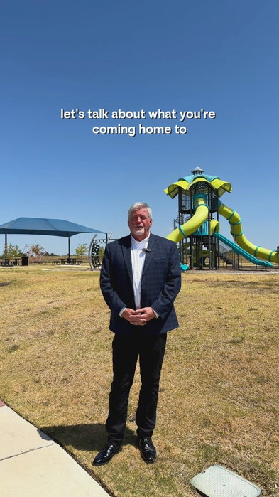 A community that makes staying home feel like the weekend... Welcome to Valencia on the Lake in Little Elm…