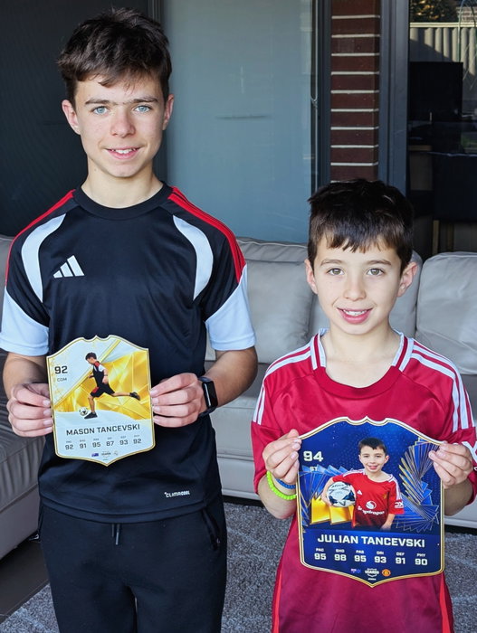 Smiles all round when the UCards arrive 😁⚽️❤️