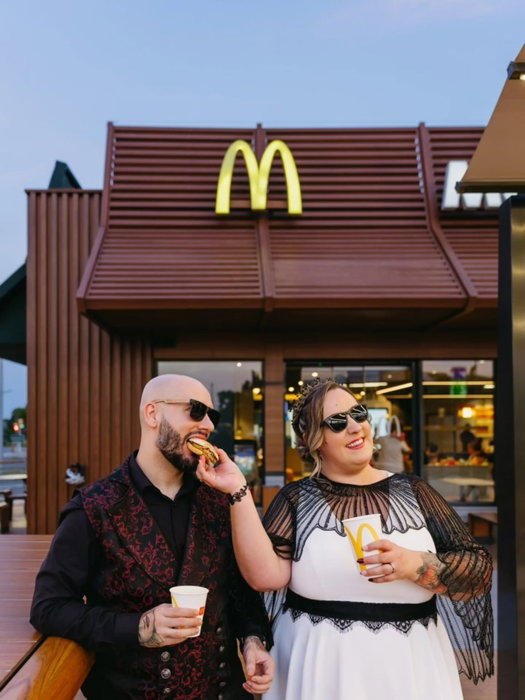 🖤🍔 Sempre hi ha temps per a una bona hamburguesa i riures.😊