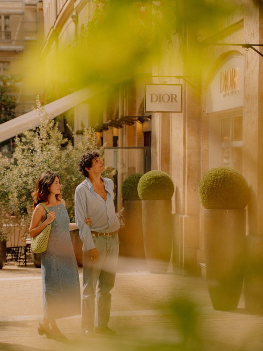 Highstay instagram This summer, explore Paris like an insider with a complimentary private guided tour, for any stay of 3 nights or more in an apartment from our Signature collection.

Led by a former Clefs d’Or Concierge, wander through your neighborhood with Highstay. Each walk reveals hidden places, secret streets, local stories and carefully selected addresses rarely known by visitors and sometimes even by Parisians themselves. A more personal and immersive way to experience the city, far from the usual itineraries. 

For more information, visit our website.

Photos: @jeanne_perrotte