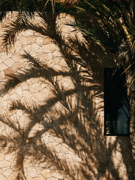 Highstay instagram A play of light and shadow at Infinity in Ibiza, by @highstayvillas ✨
Photos: @oracle_paris