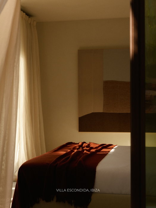 Highstay instagram @highstayvillas is currently operating in Saint-Tropez, France, and in Ibiza, Spain. Each villa meets the same standards in terms of design, location, amenities, and on-site staff. 

We still have availability for this summer and early fall, for any inquiries please contact our team at the following address: sales@highstay.com.

Photos: @oracle_paris & @salvalopez