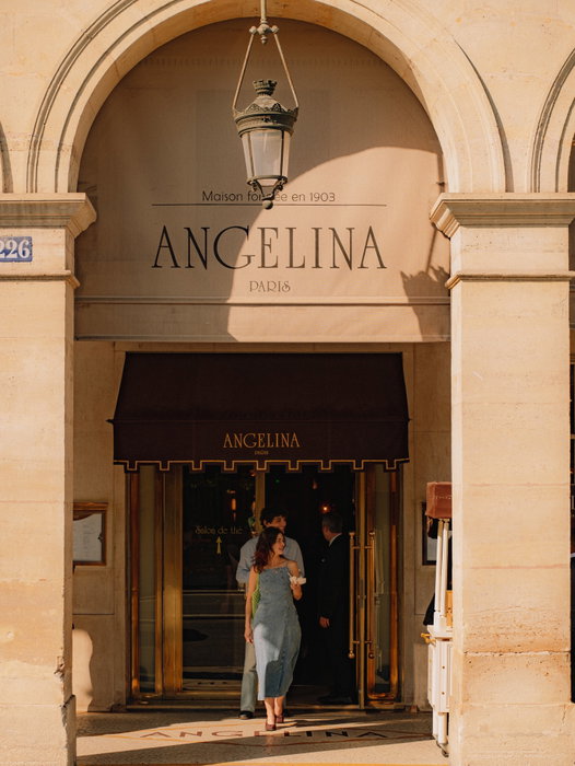 Highstay instagram It’s ice cream time in Paris @angelina_paris 🍦
